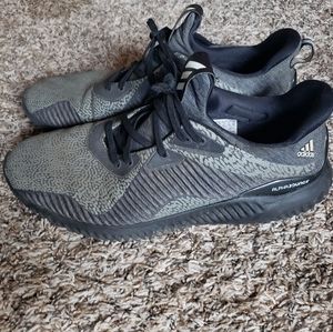 Adidas Alpha Bounce Size 11 US Mens